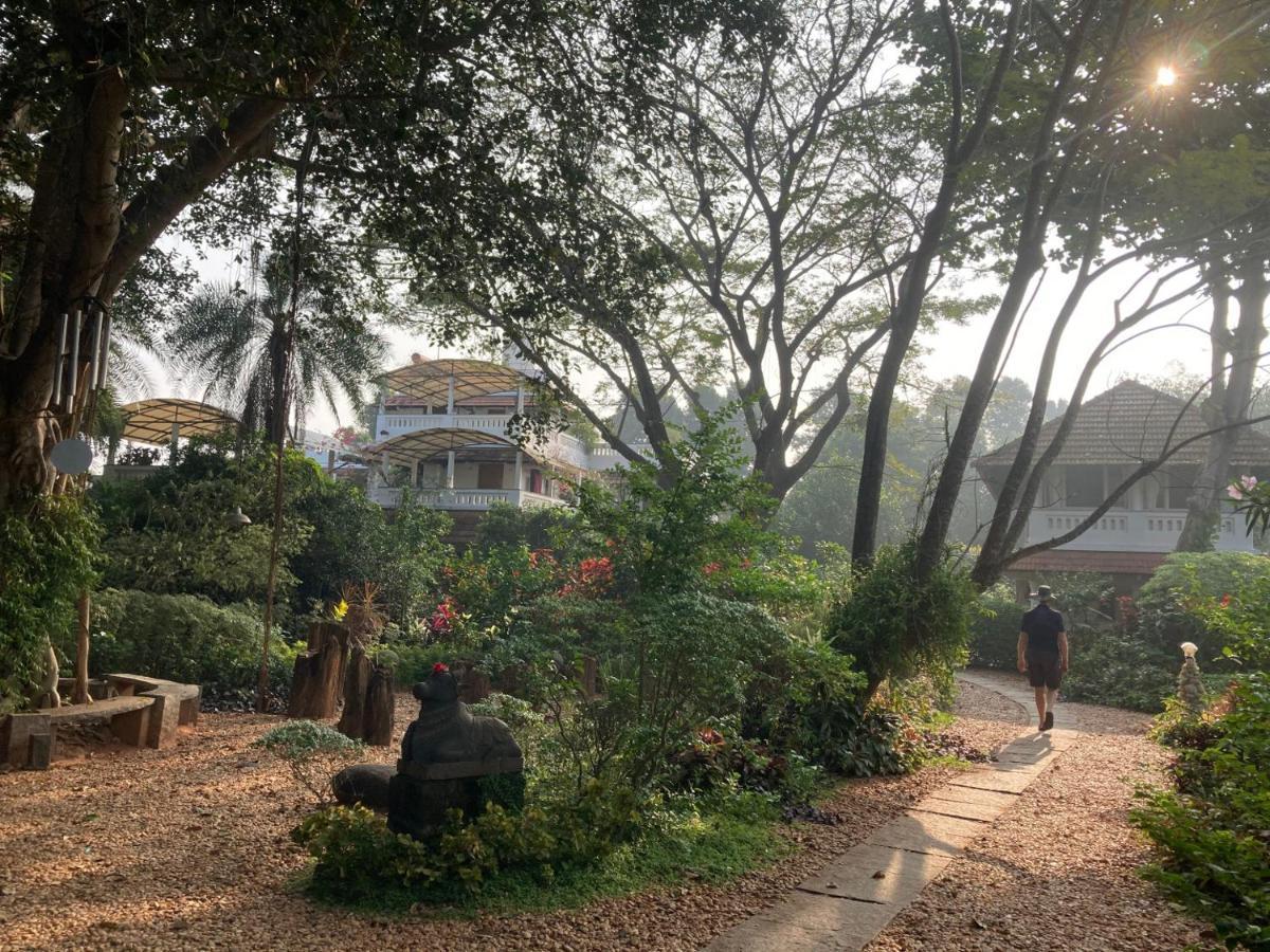 Gaia'S Garden Guest House ออโรวิลล์ ภายนอก รูปภาพ
