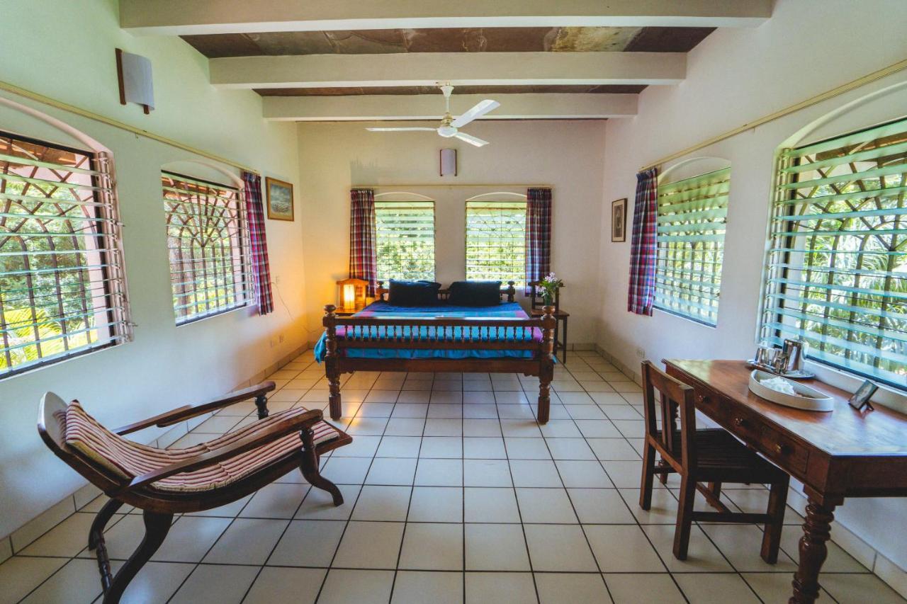 Gaia'S Garden Guest House ออโรวิลล์ ภายนอก รูปภาพ