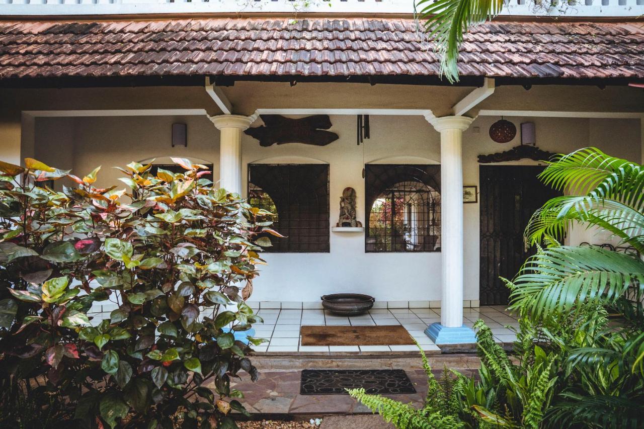 Gaia'S Garden Guest House ออโรวิลล์ ภายนอก รูปภาพ