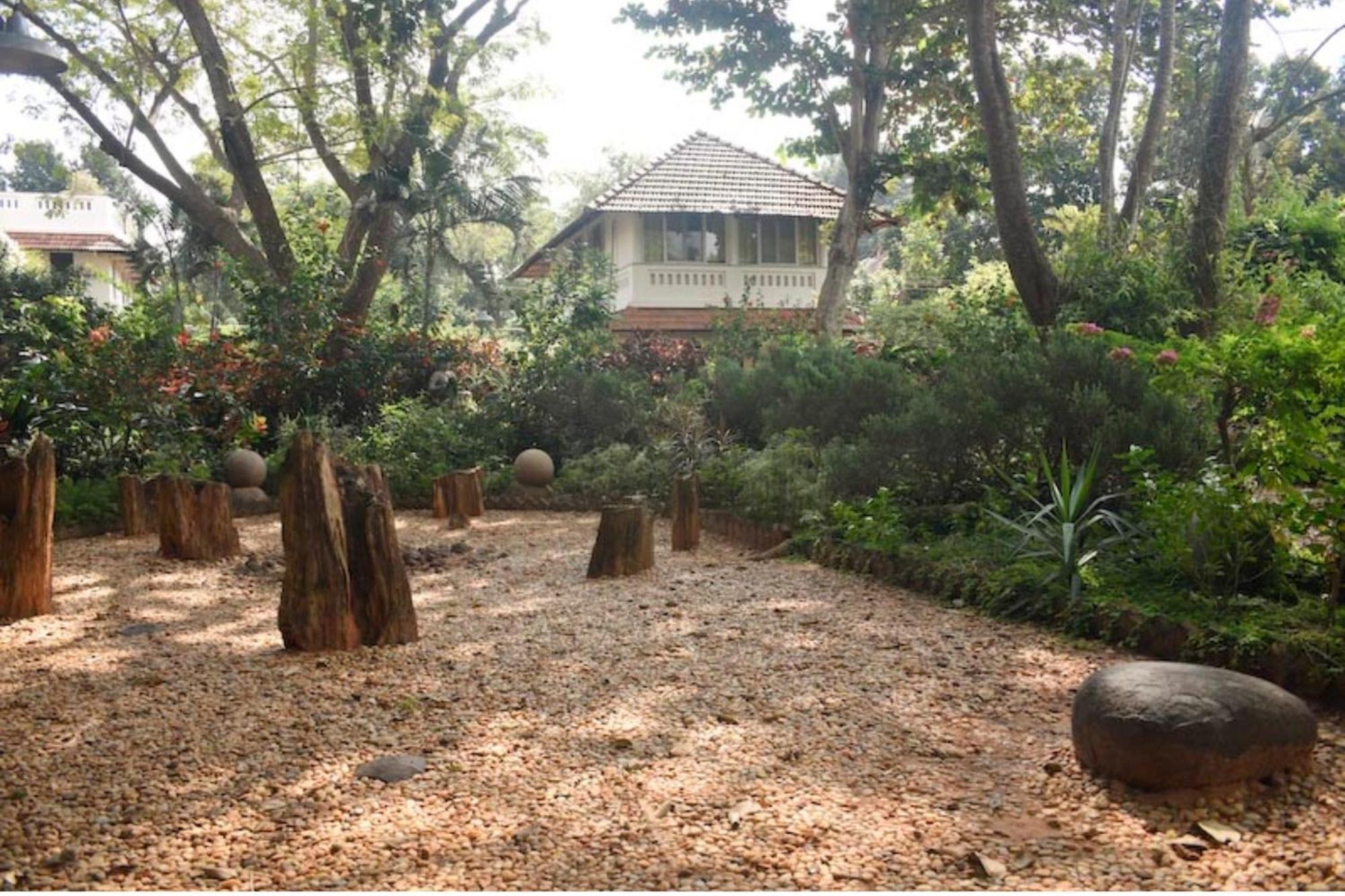 Gaia'S Garden Guest House ออโรวิลล์ ภายนอก รูปภาพ