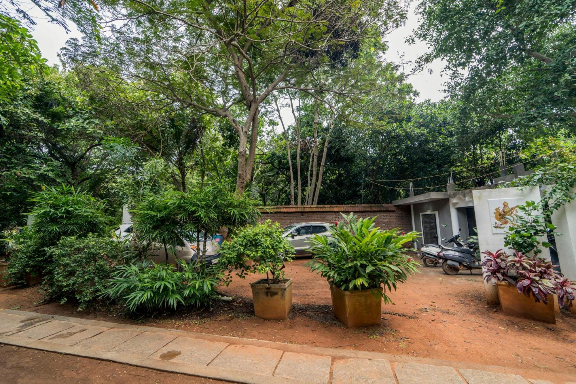Gaia'S Garden Guest House ออโรวิลล์ ภายนอก รูปภาพ
