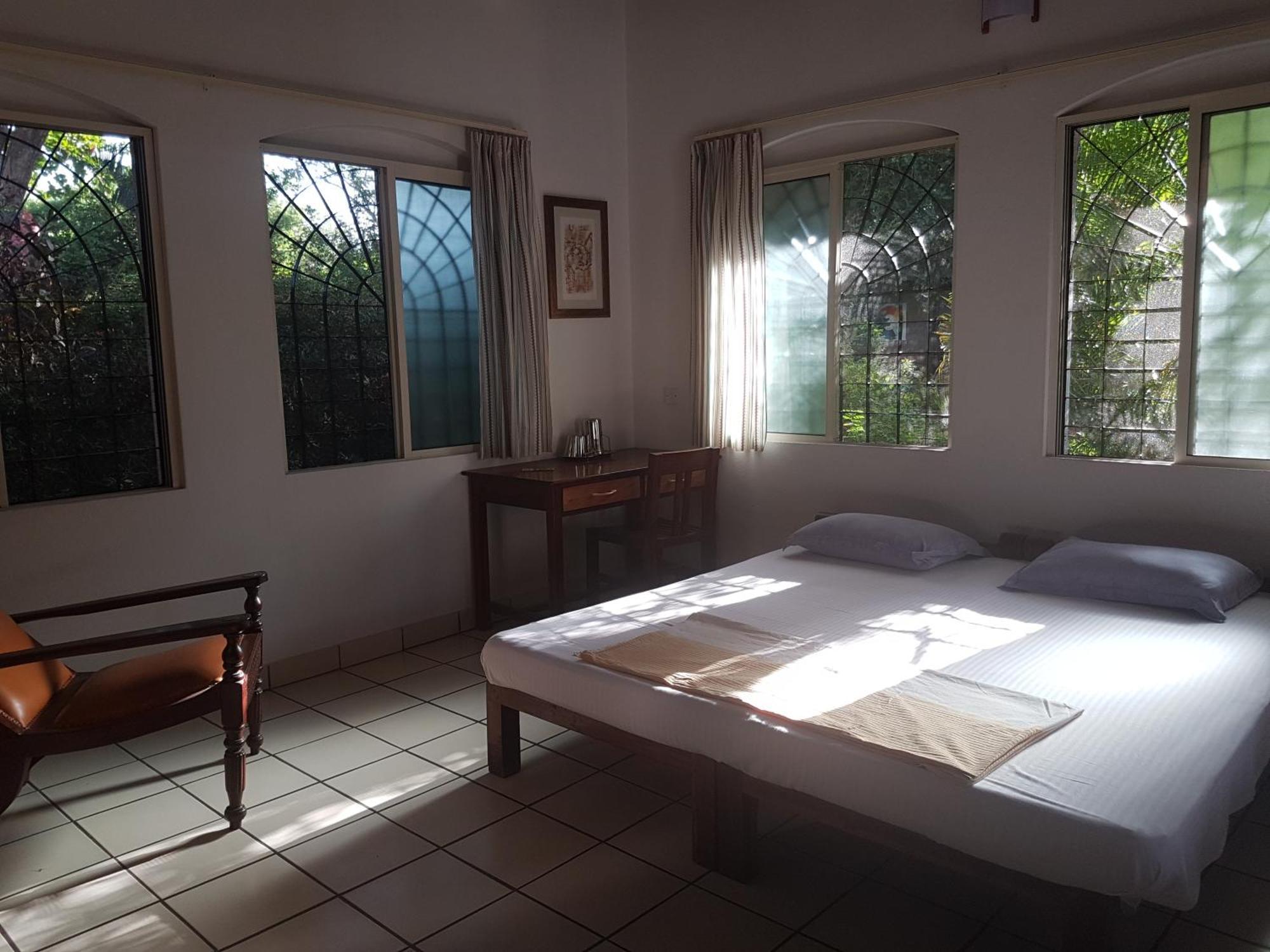 Gaia'S Garden Guest House ออโรวิลล์ ห้อง รูปภาพ