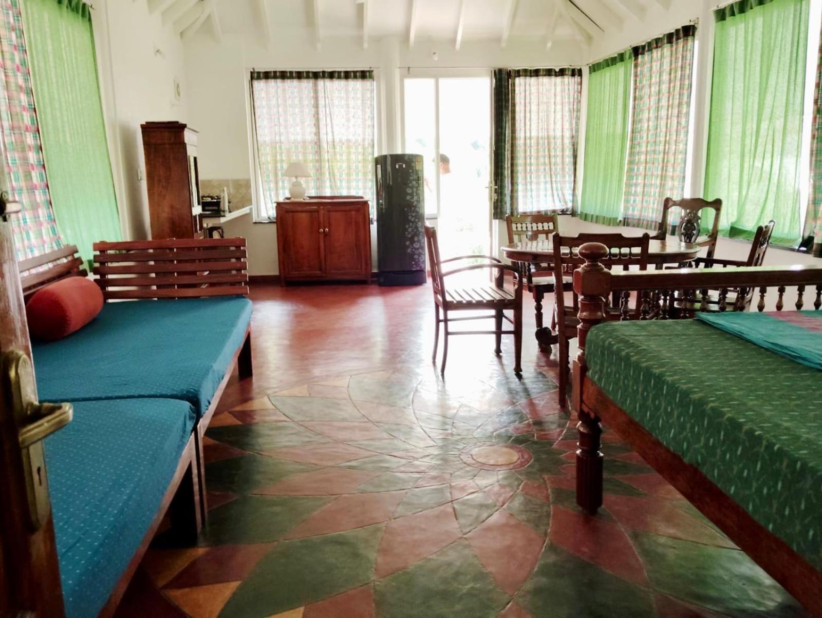 Gaia'S Garden Guest House ออโรวิลล์ ภายนอก รูปภาพ