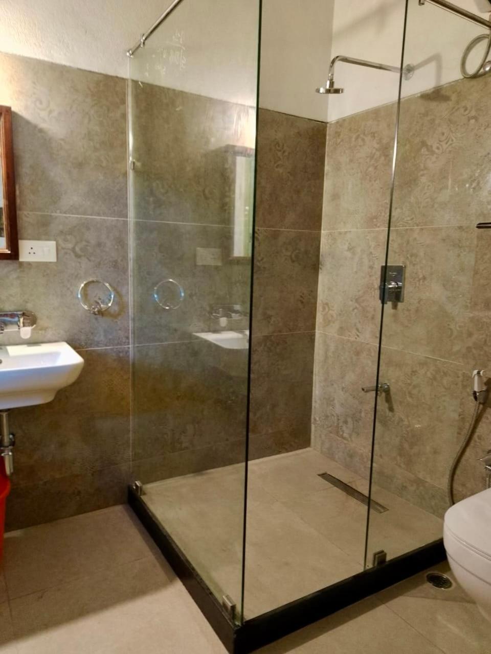 Gaia'S Garden Guest House ออโรวิลล์ ภายนอก รูปภาพ